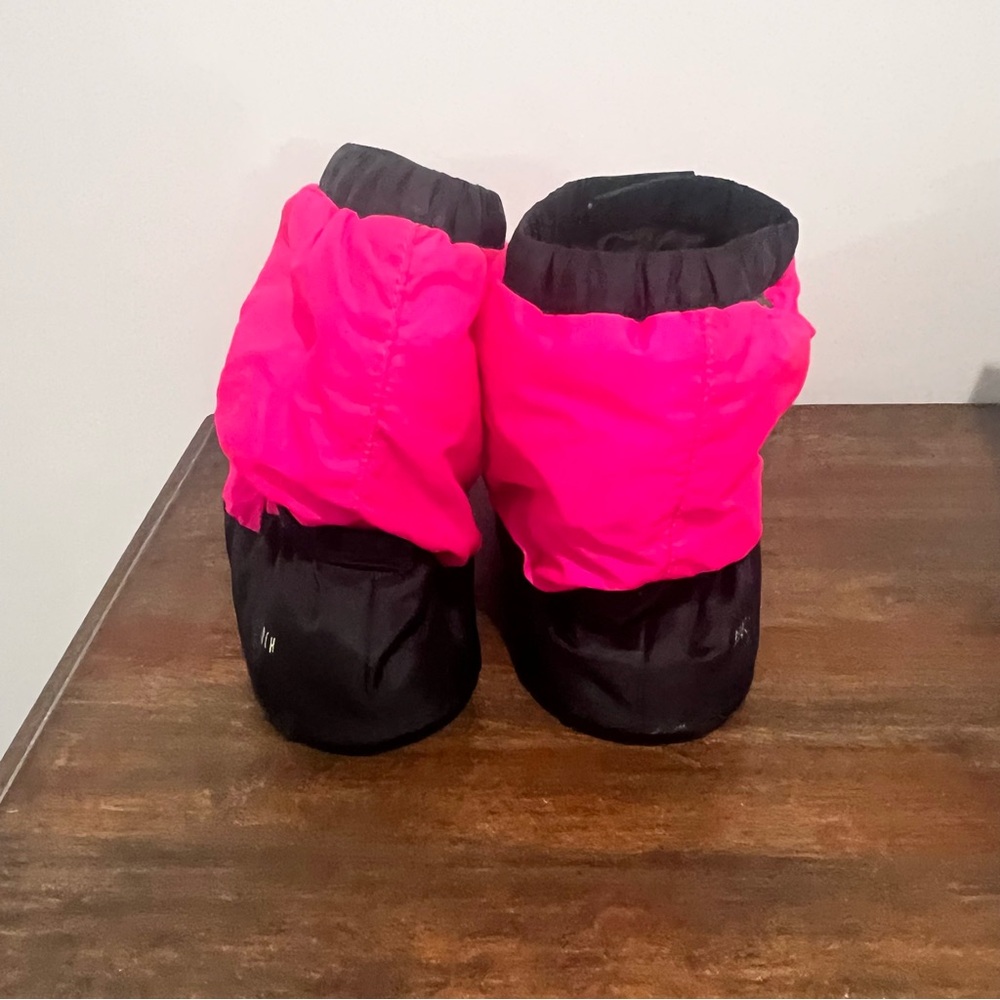 Bloch Women’s Hot Pink Ballet Warm Up Dance Booties Medium Size 7 Linna & Max - Picture 2 of 5